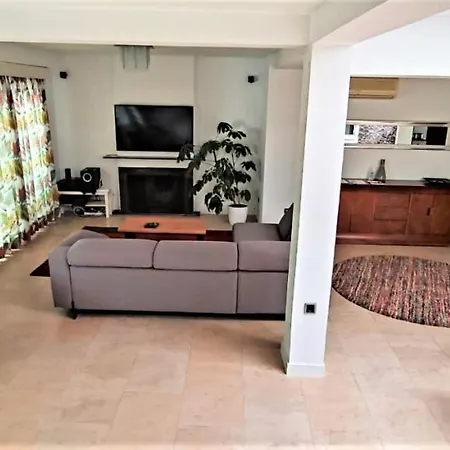 Villa Haygon Private Heated Pool, Bbq & Sauna *