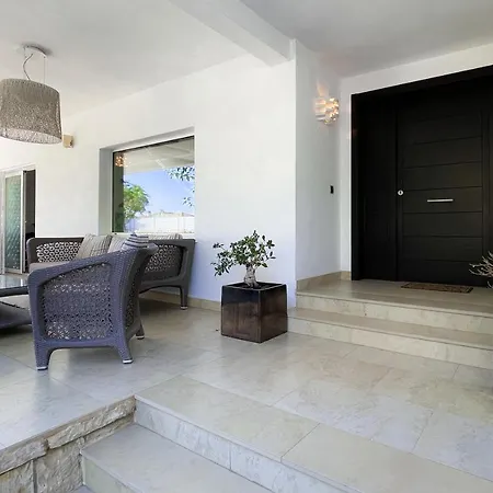 Haygon Private Heated Pool, Bbq & Sauna Villa