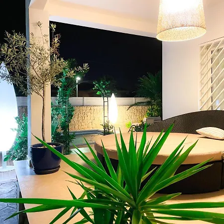 Haygon Private Heated Pool, Bbq & Sauna