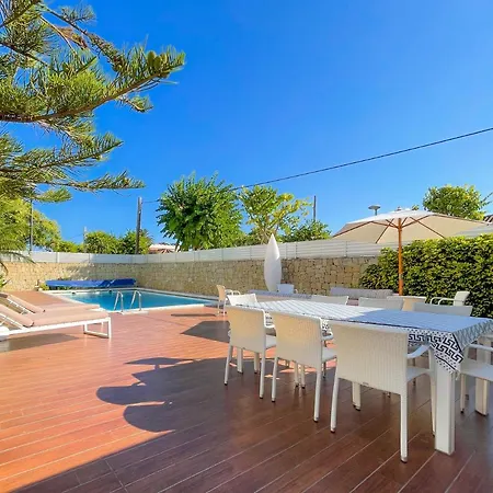 Haygon Private Heated Pool, Bbq & Sauna