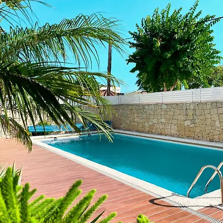 Haygon Private Heated Pool, Bbq & Sauna