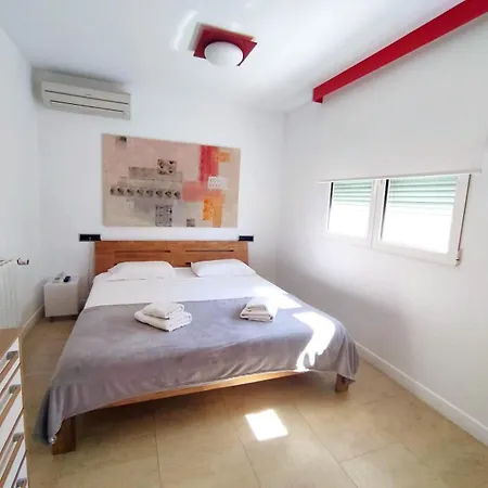 Villa Haygon Private Heated Pool, Bbq & Sauna *